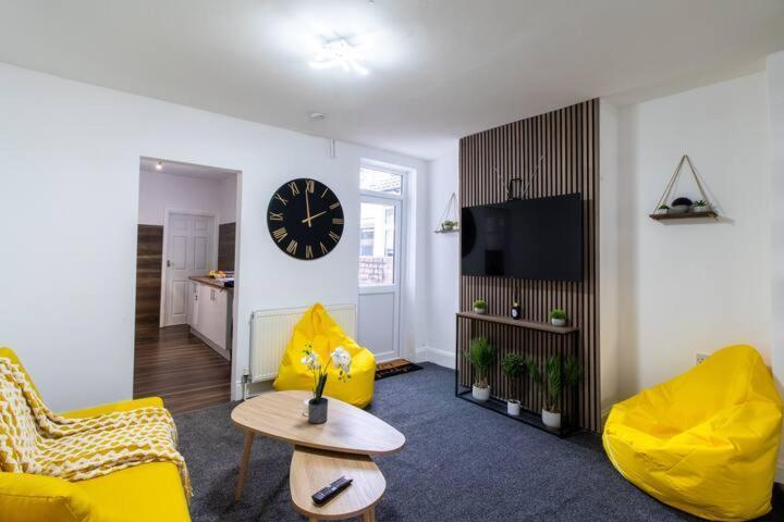 Open Mind Property - Luxury House & Free Parking Portsmouth Extérieur photo