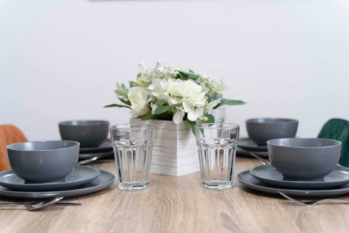 Open Mind Property - Luxury House & Free Parking Portsmouth Extérieur photo
