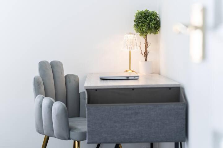 Open Mind Property - Luxury House & Free Parking Portsmouth Extérieur photo
